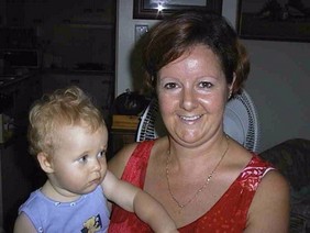 Amelia with Mum 3-Dec-98.JPG