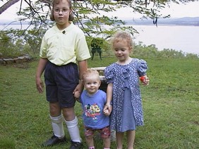Three kids 26-10-98.JPG