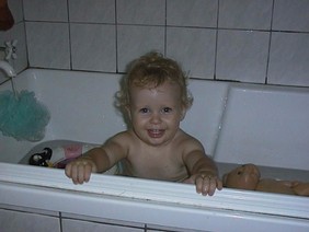 Amelia in bath again 4 Mar 99.JPG