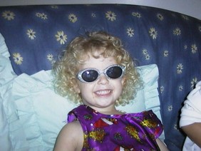 Amelia is Joe Cool 19 Sep 2000.JPG